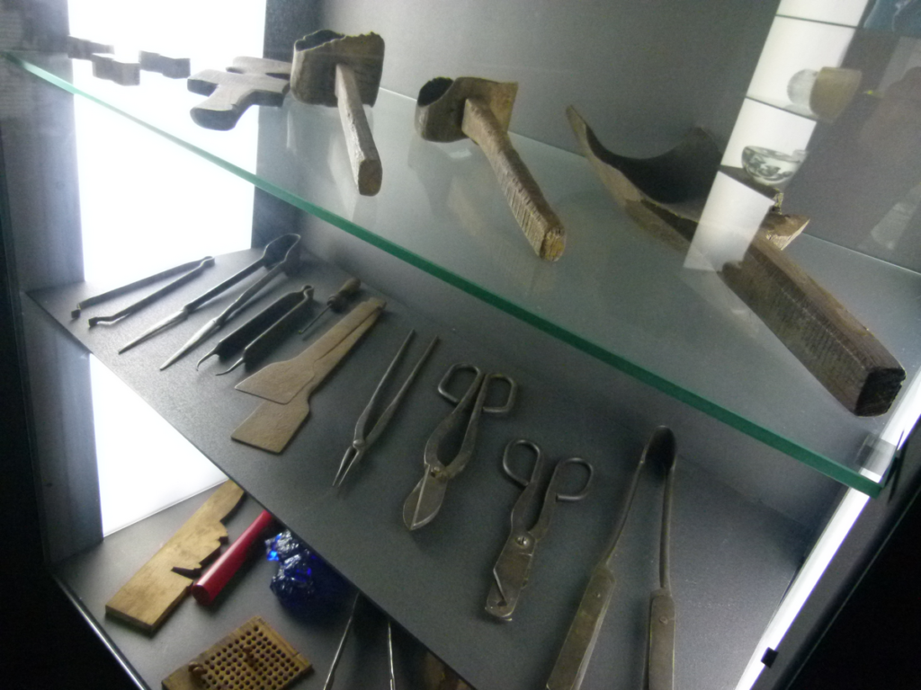 Muzeum sklářství Karolinka - sklářské nástroje